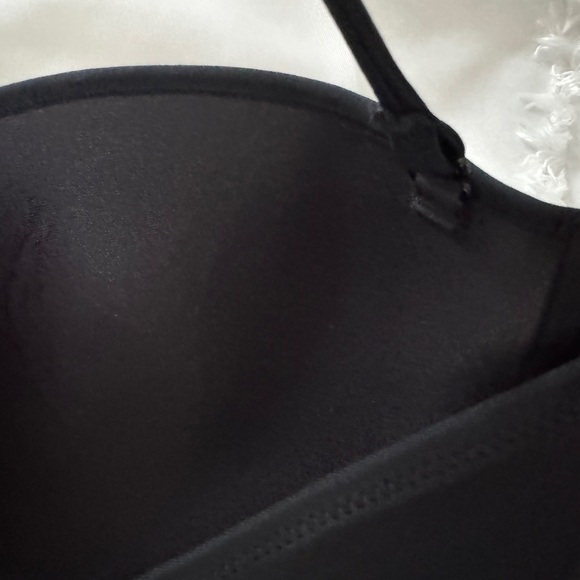 Black Bikini - Picture 5 of 8